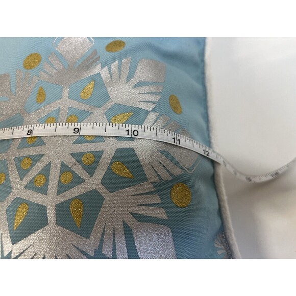 Christmas Throw Pillow. Silver/Gold Snowflakes‎ 19 x 12 1/2 - Picture 7 of 9